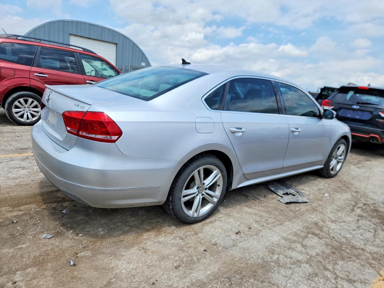 2013 Volkswagen Passat Se - Фото 3