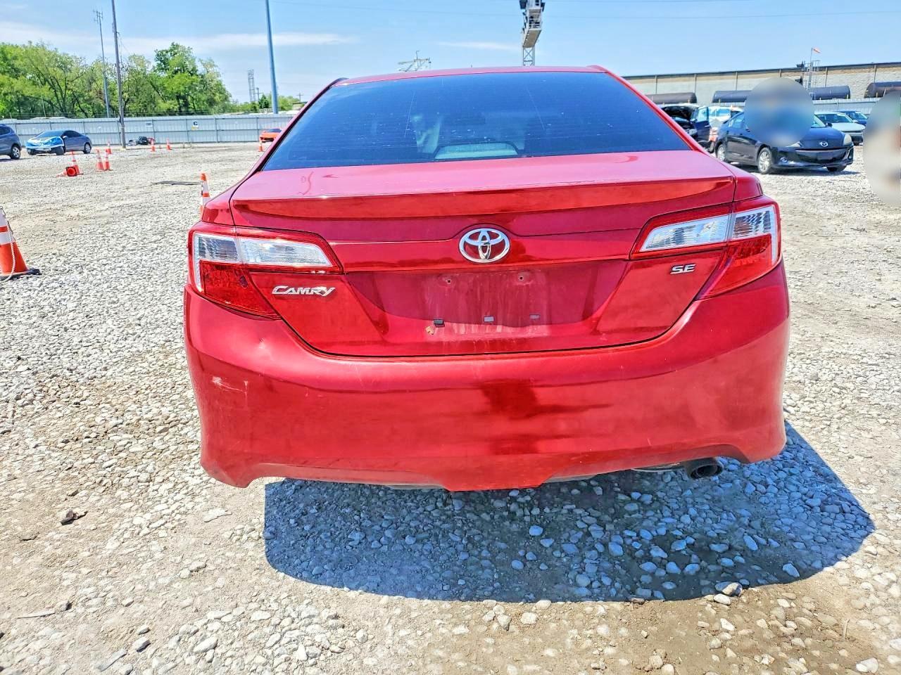 2014 Toyota Camry - Image 6