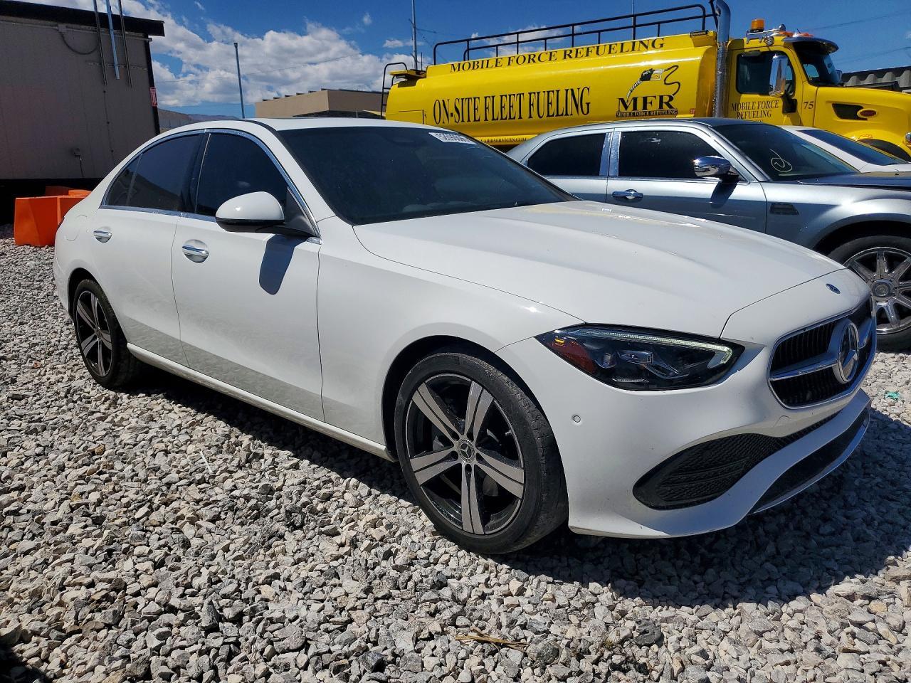 2025 Mercedes-Benz C 300 - Фото 4