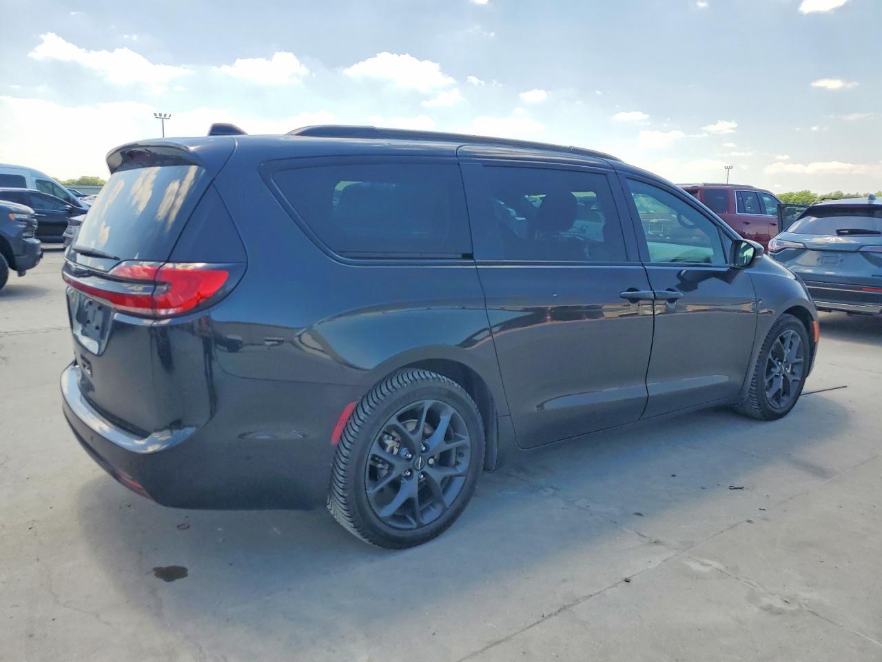 2023 Chrysler Pacifica Touring L - Фото 3