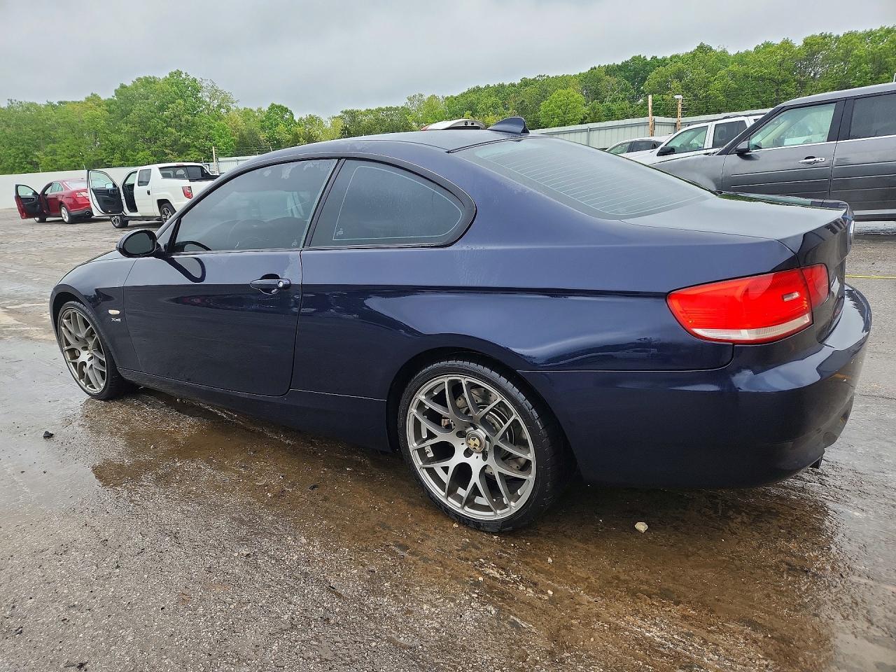 2009 BMW 335 Xi - Фото 2