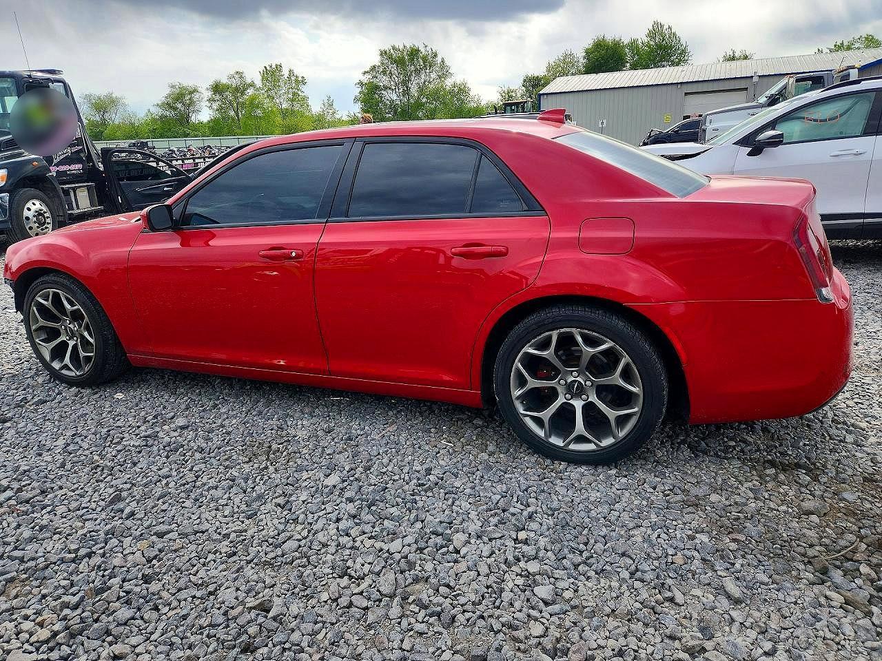2015 Chrysler 300 S - Фото 2