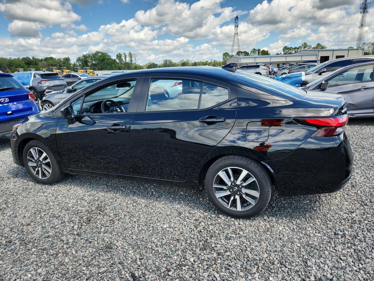 2025 Nissan Versa Sv - Фото 2