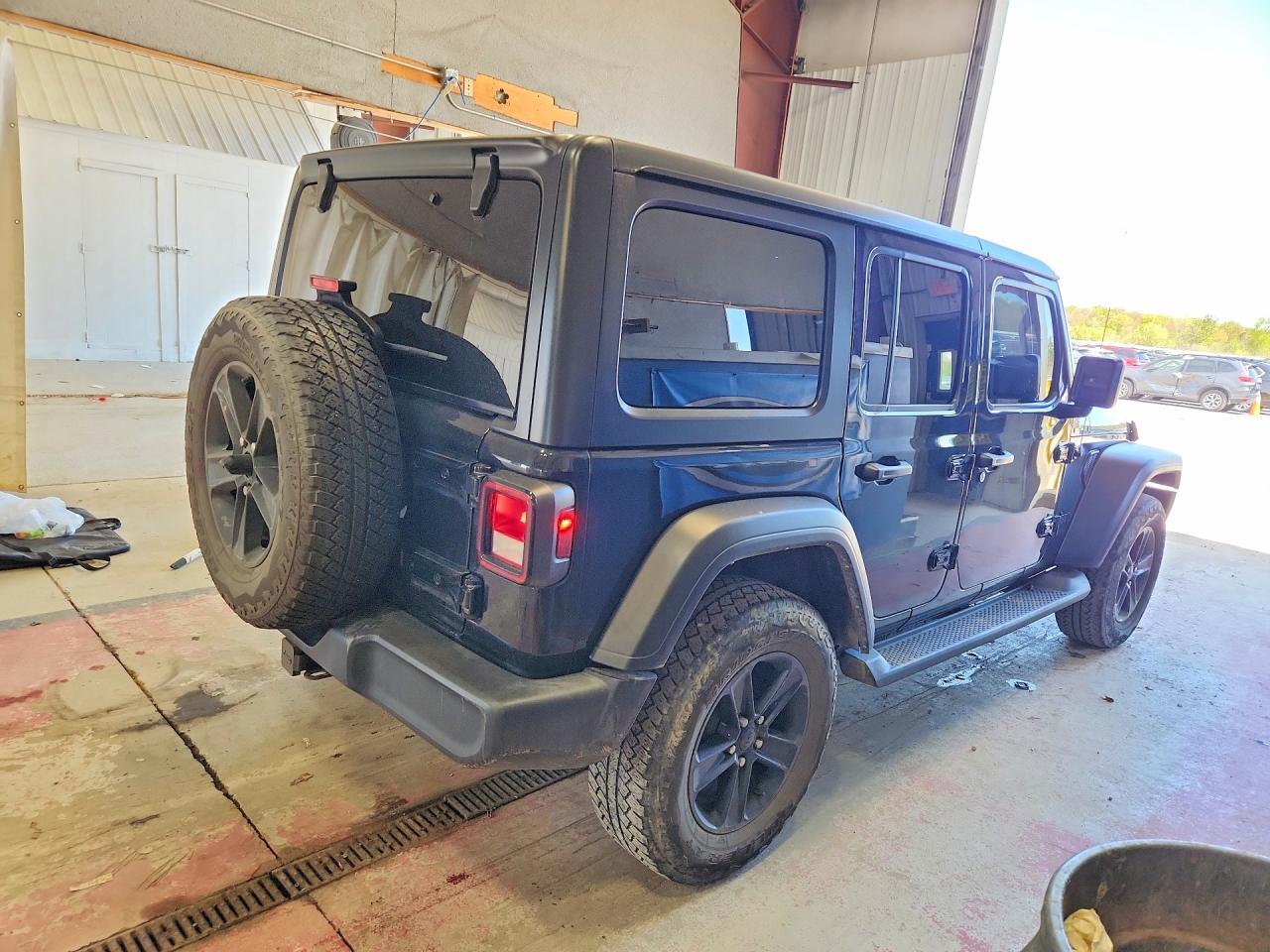2021 Jeep Wrangler Unlimited Sport - Фото 3