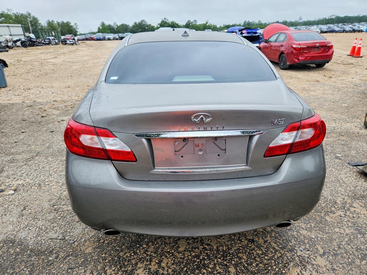 2012 Infiniti M37 Base - Image 6