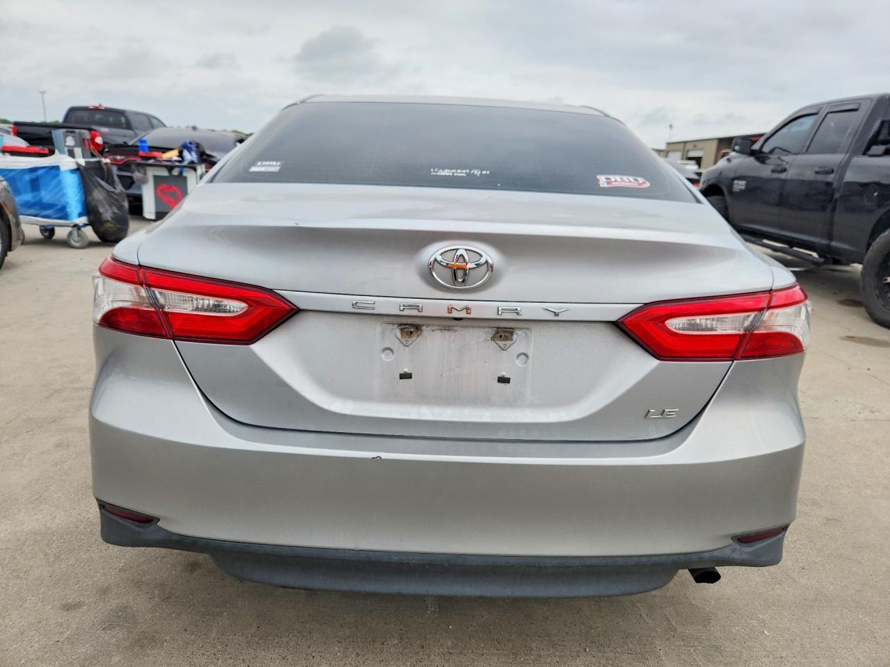 2018 Toyota Camry Le - Фото 6
