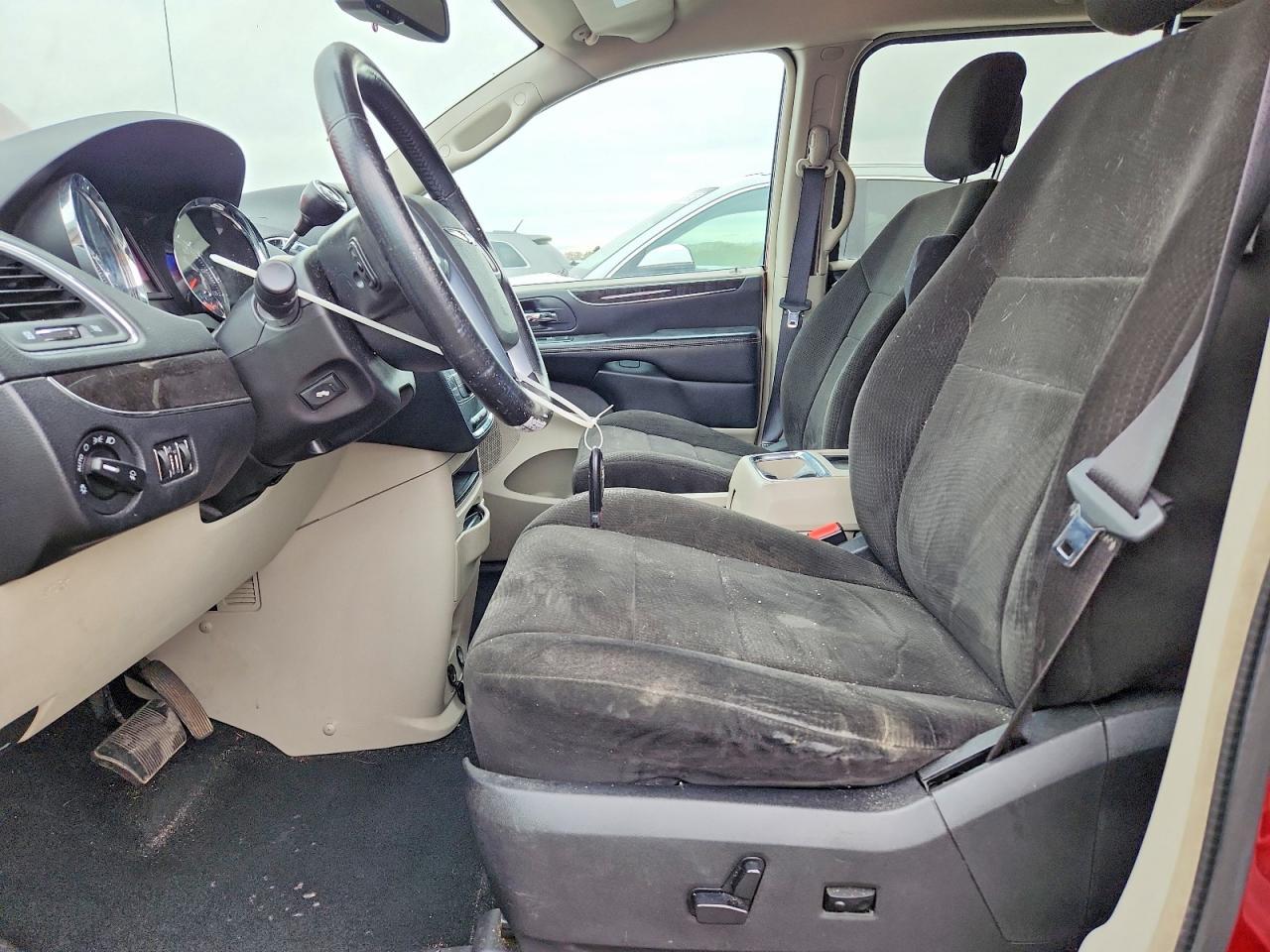 2012 Chrysler Town & Country Touring - Фото 7