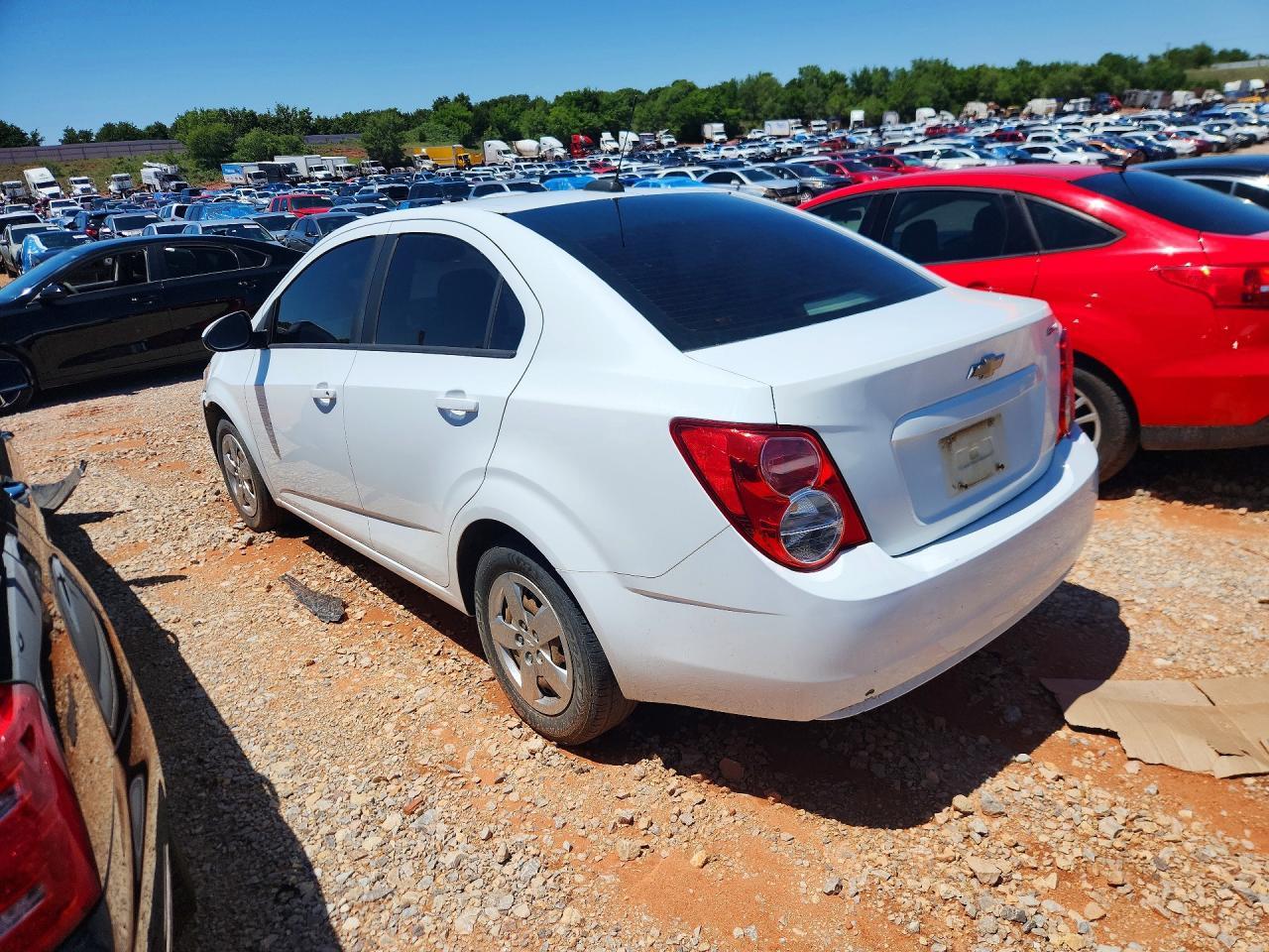2016 Chevrolet Sonic Ls - Фото 2