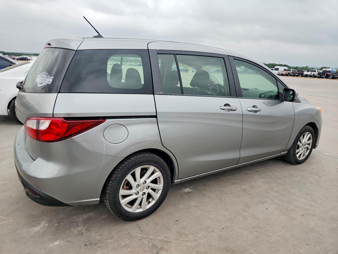 2012 Mazda 5 - Image 3