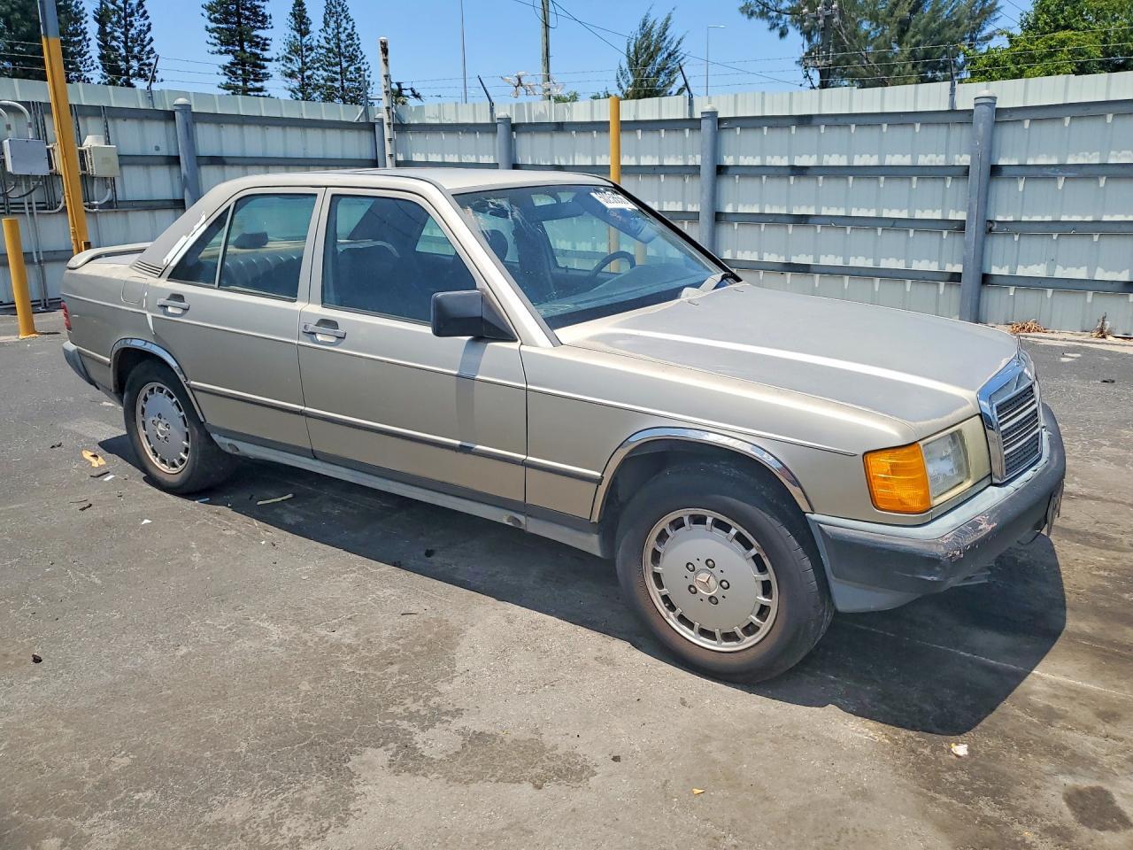 1988 Mercedes Benz 190 E 2.3 - Фото 4