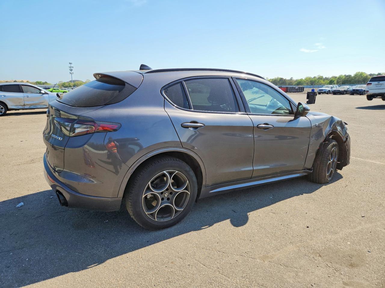 2024 Alfa Romeo Stelvio Ti - Фото 3