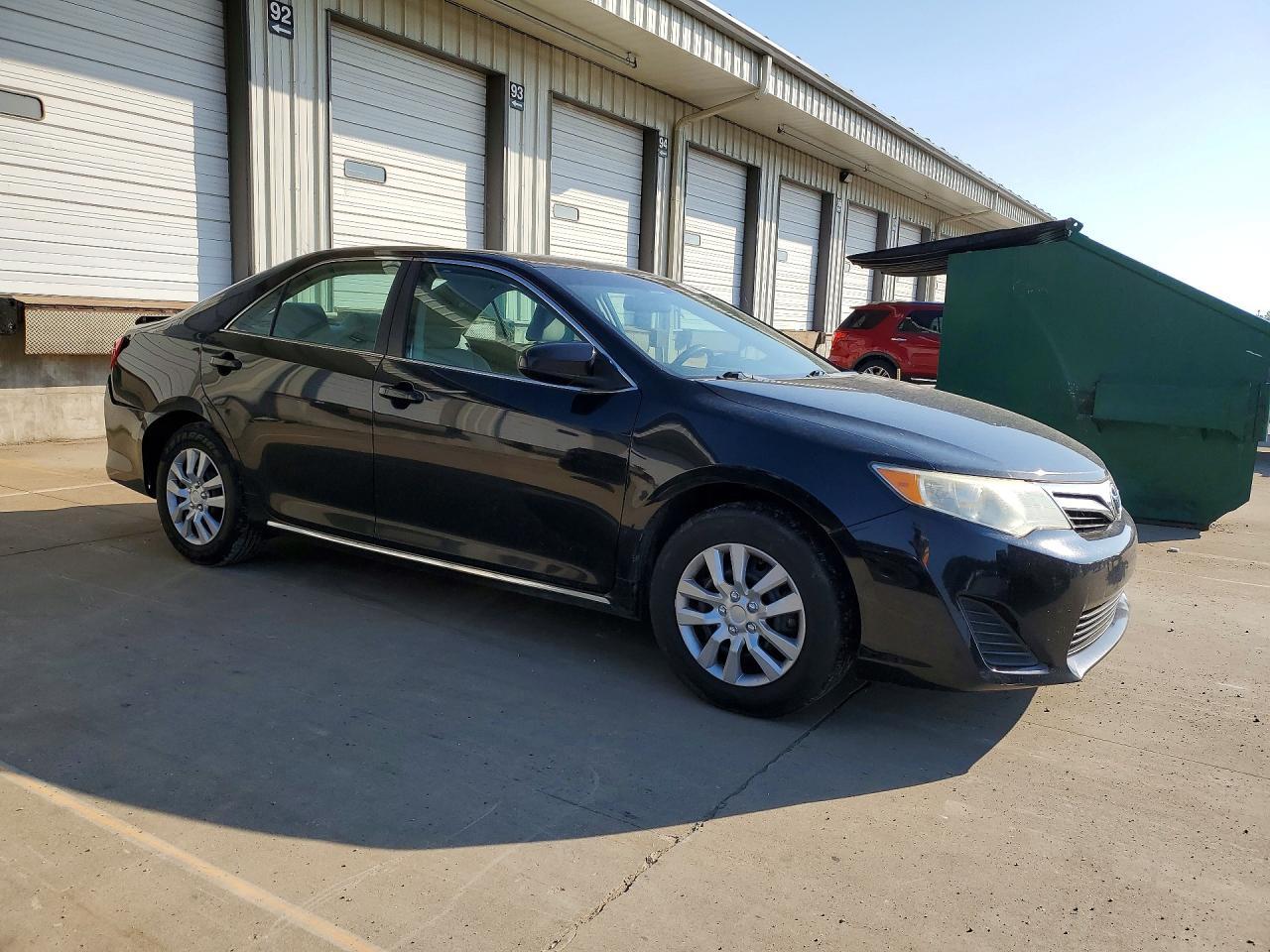 2012 Toyota Camry Le - Фото 4