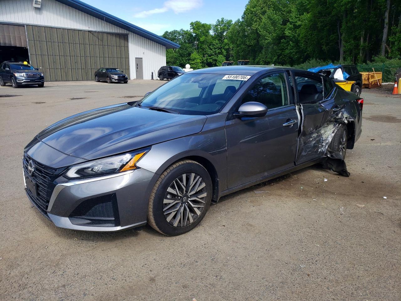 2023 Nissan Altima Sv