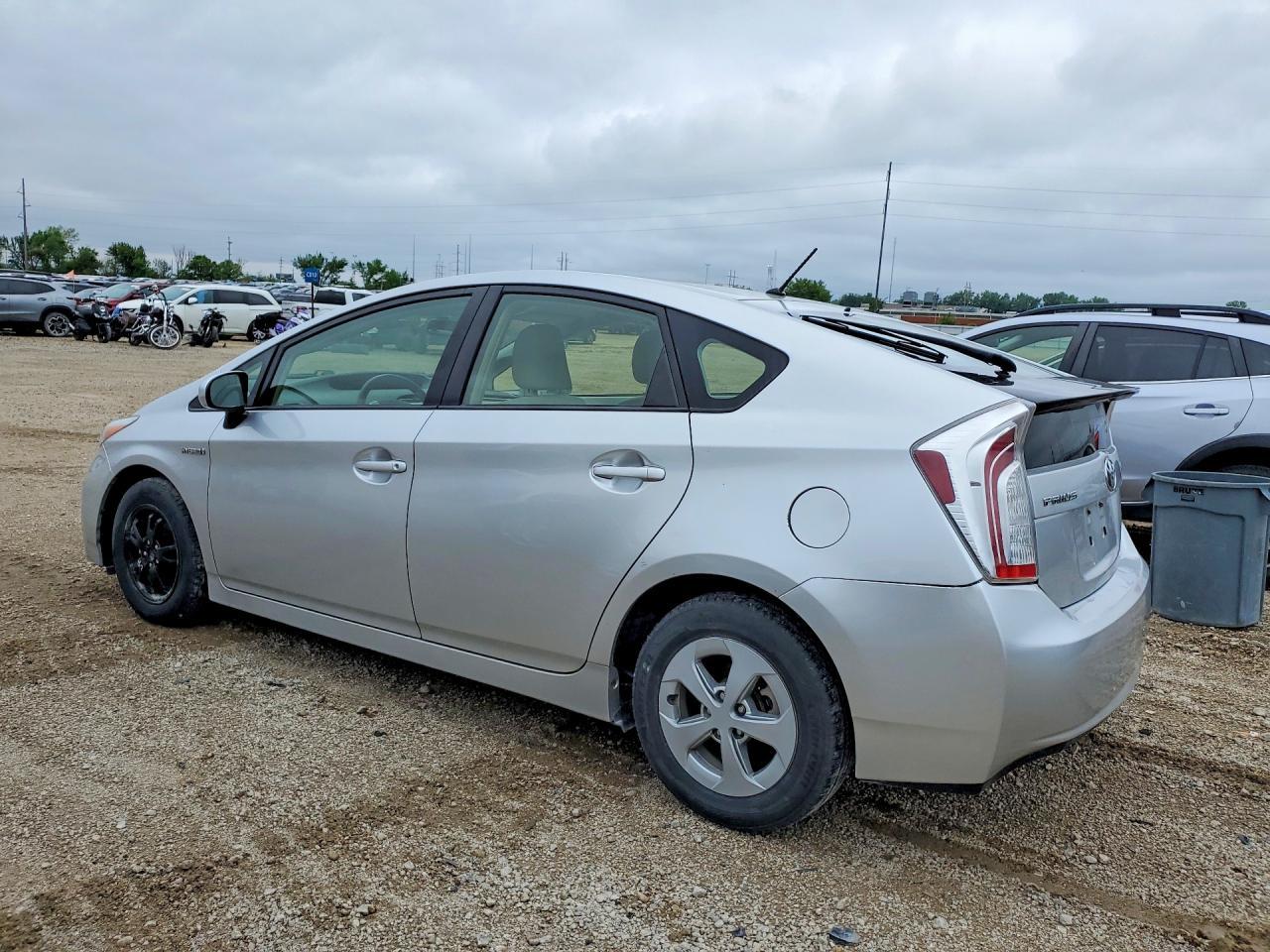 2012 Toyota Prius Two - Фото 2