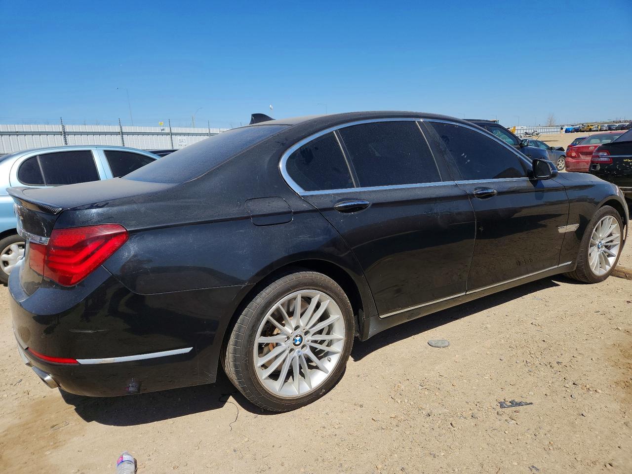 2013 BMW 750 Xi - Фото 3
