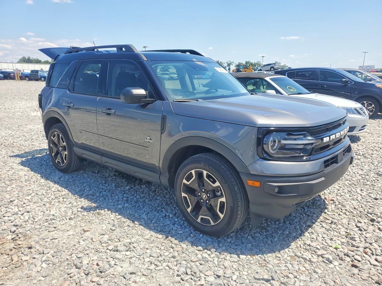 2023 Ford Bronco Sport Outer Banks - Image 4