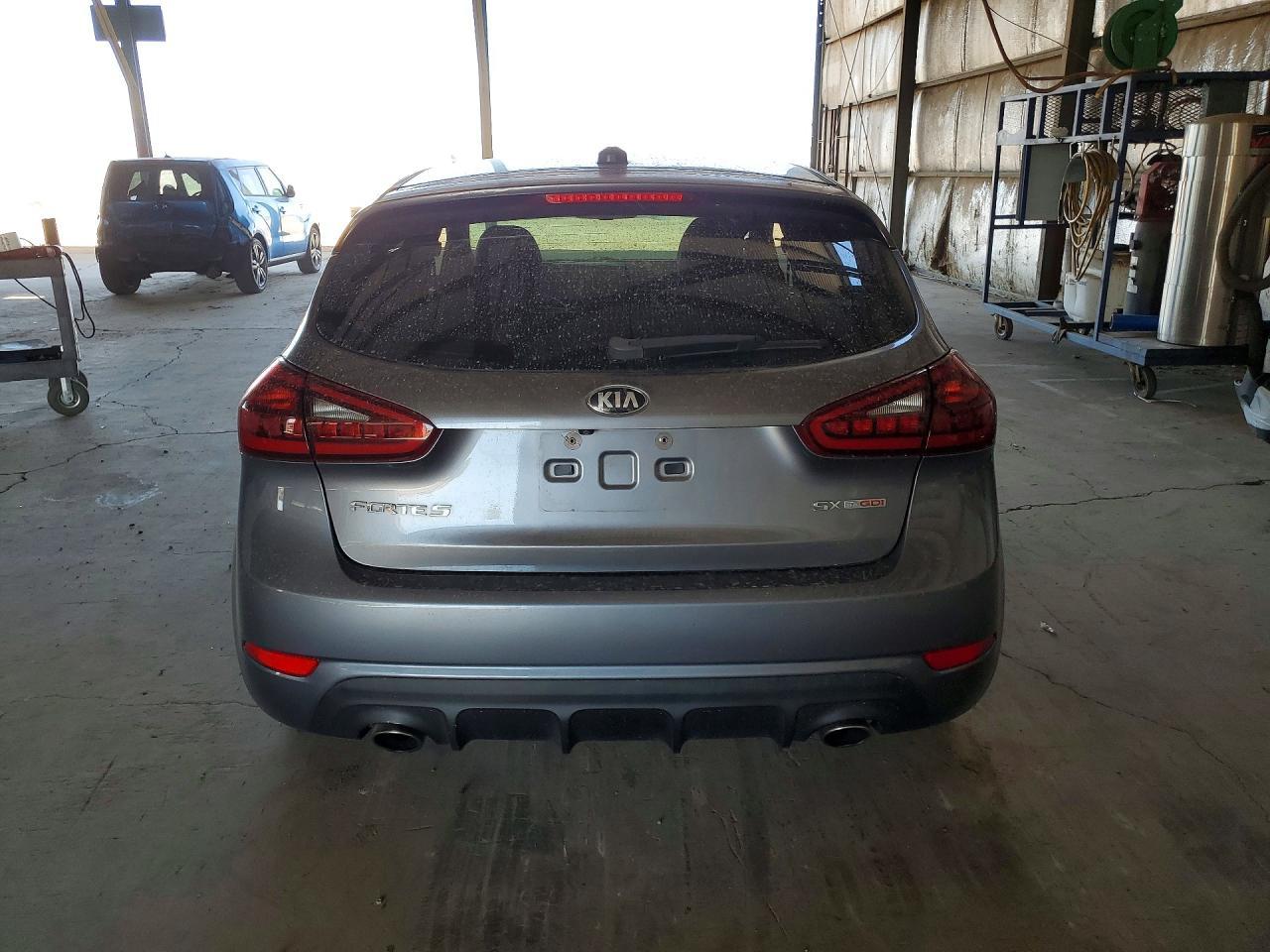 2017 Kia Forte5 Sx - Фото 6