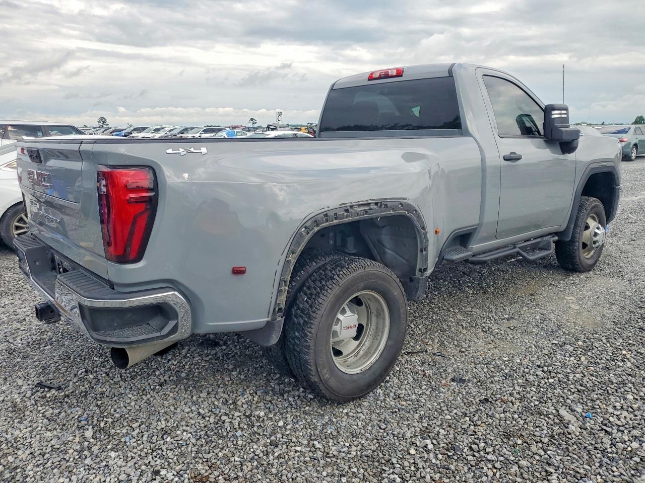 2025 GMC Sierra K3500 - Фото 3