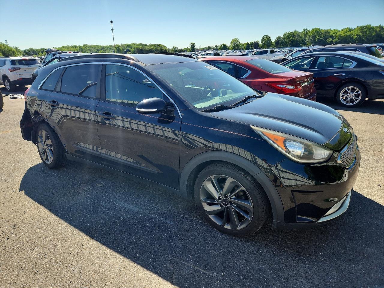 2017 Kia Niro Ex - Image 4