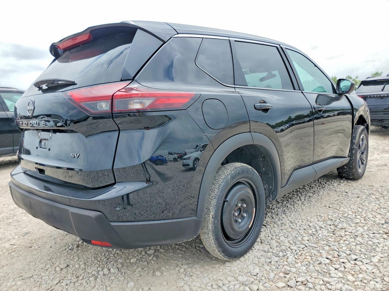 2024 Nissan Rogue Sv - Image 3