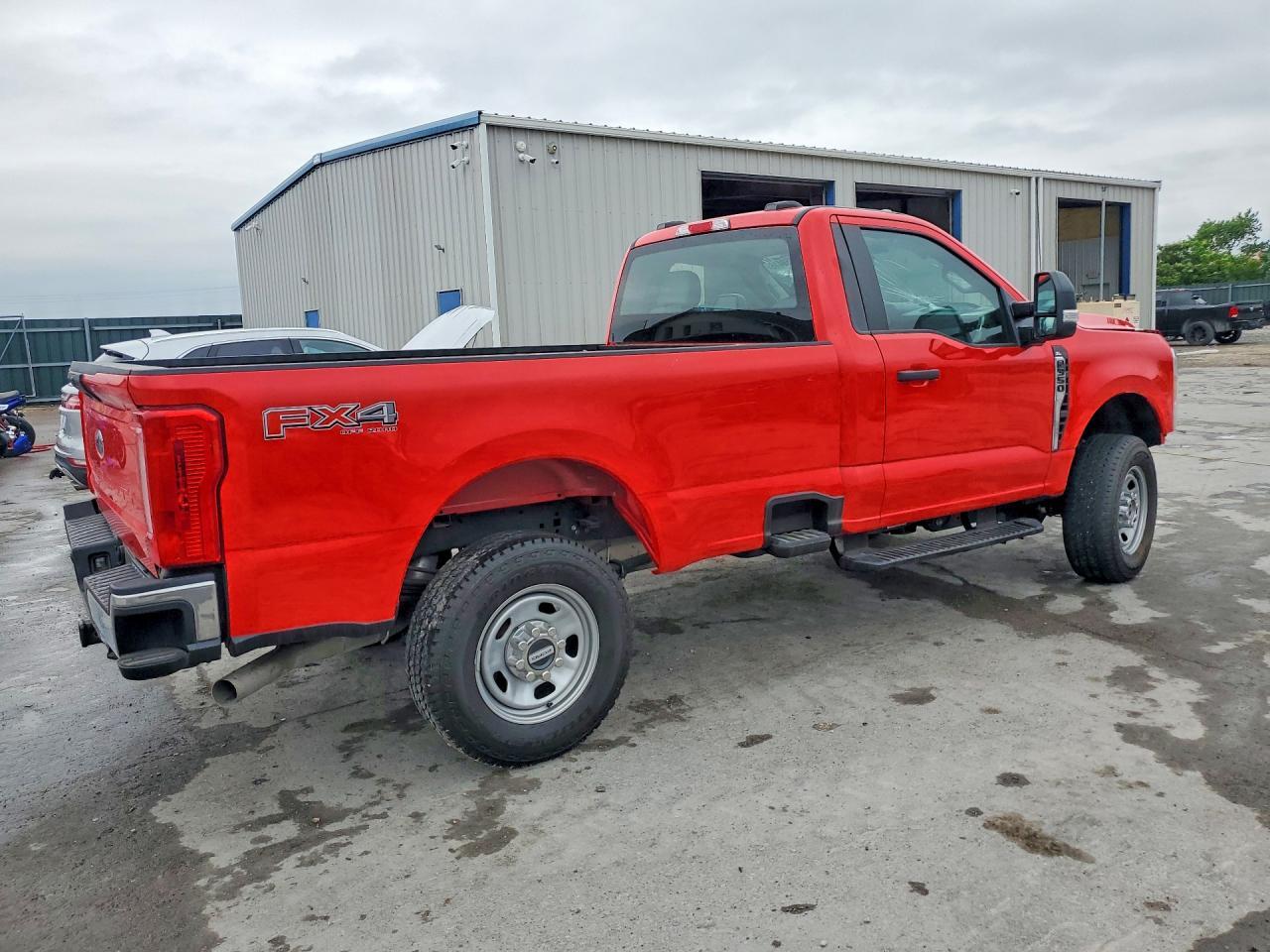 2023 Ford F350 Super Duty - Фото 3