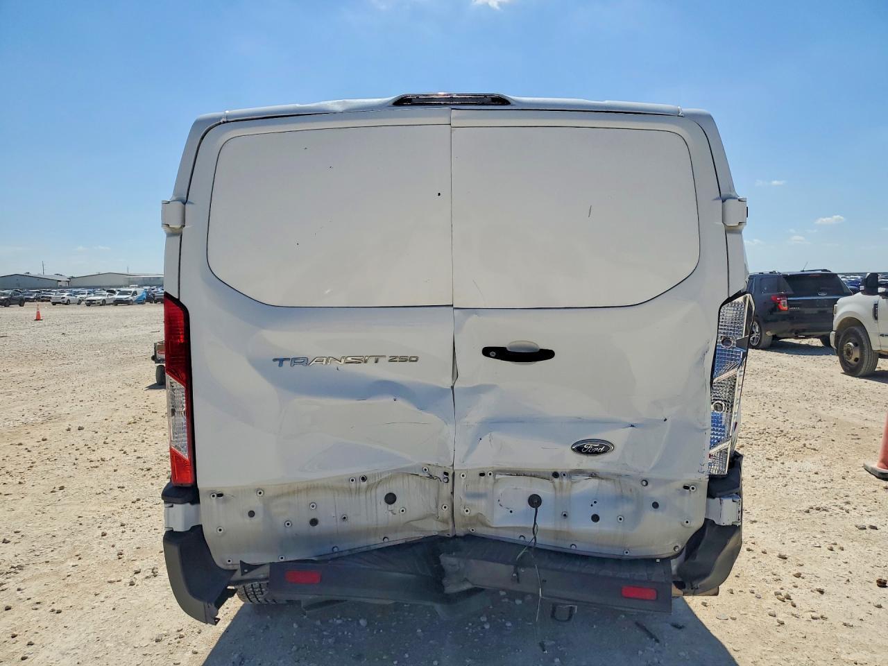 2021 Ford Transit T-250 - Фото 6