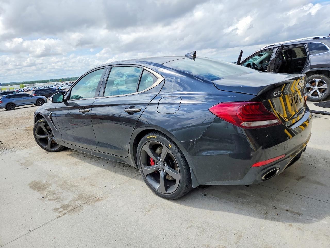 2019 Genesis G70 3.3T Advanced - Фото 2