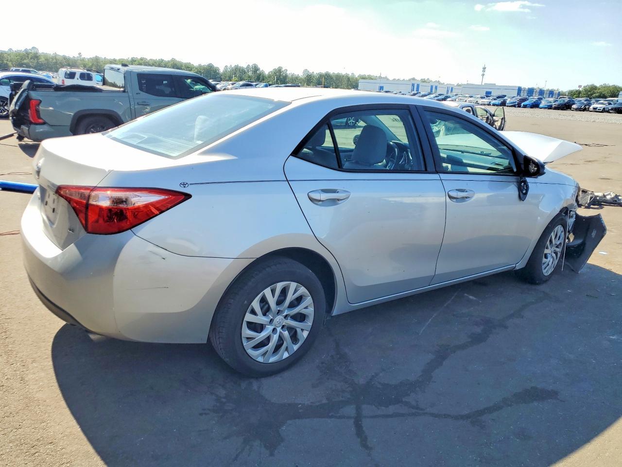 2019 Toyota Corolla Le - Фото 3
