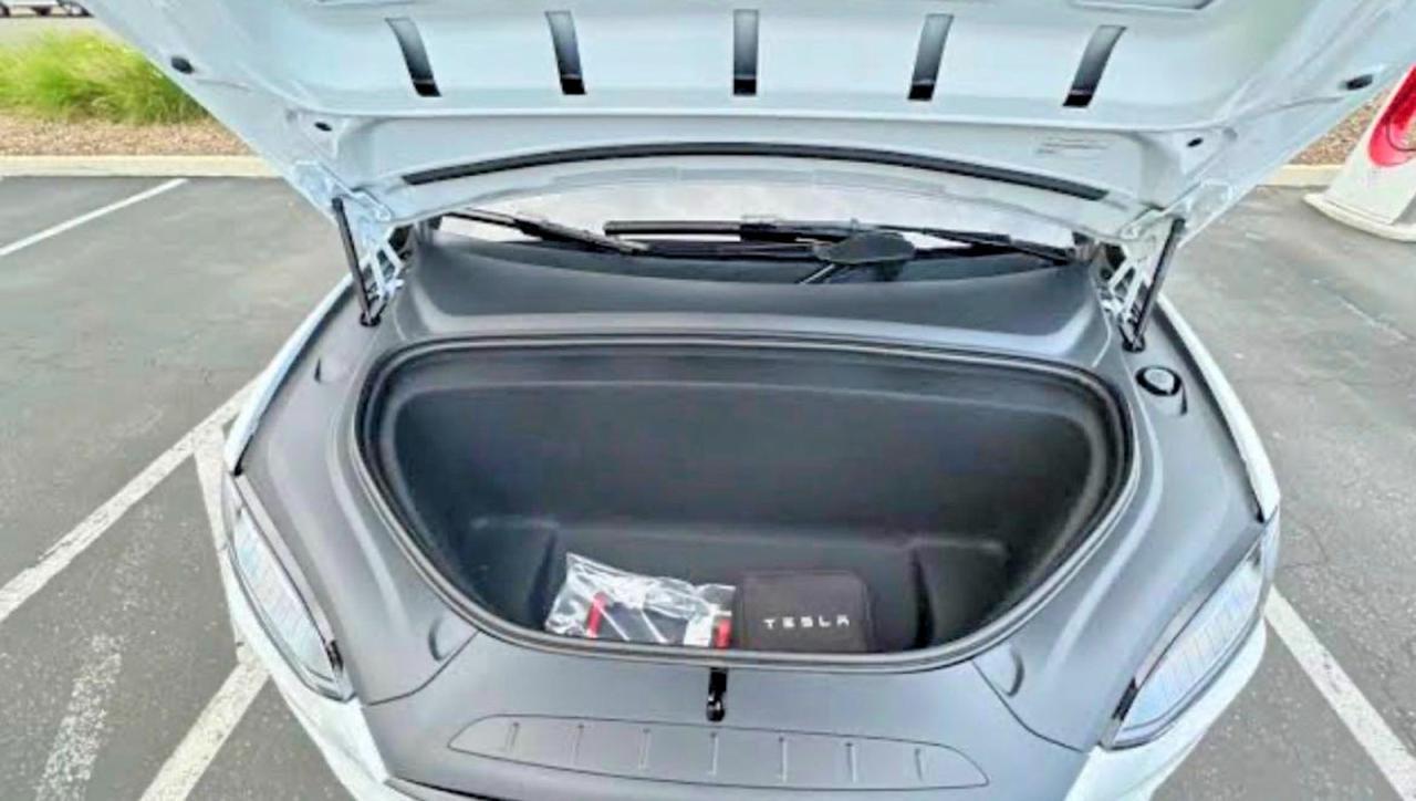 2023 Tesla Model X - Фото 7