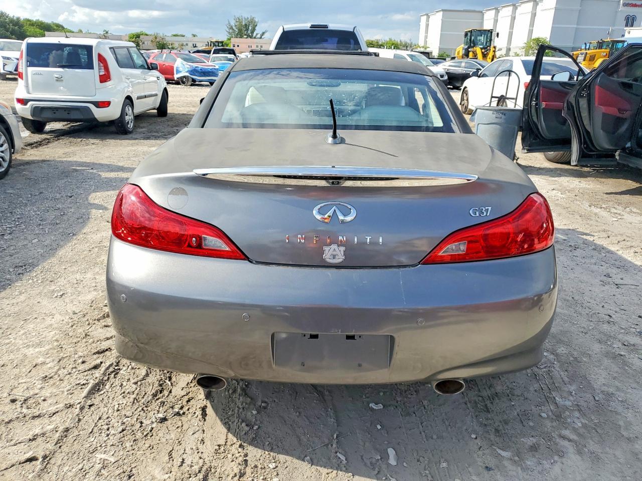 2010 Infiniti G37 Convertible Base - Фото 6