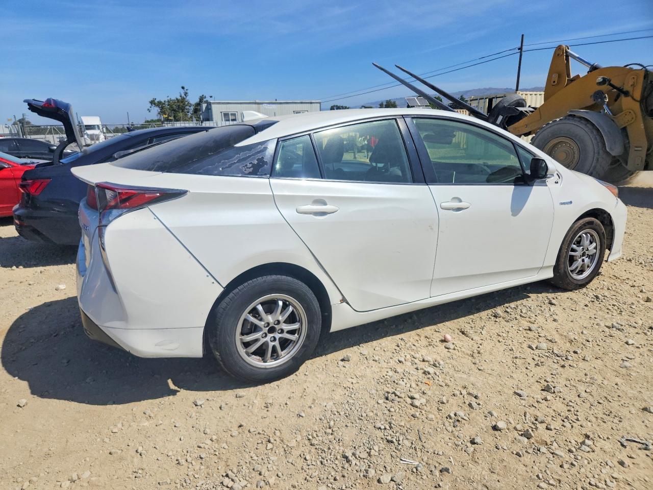 2019 Toyota Prius L Eco - Фото 3