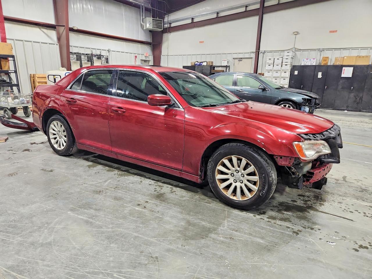 2013 Chrysler 300 - Фото 4