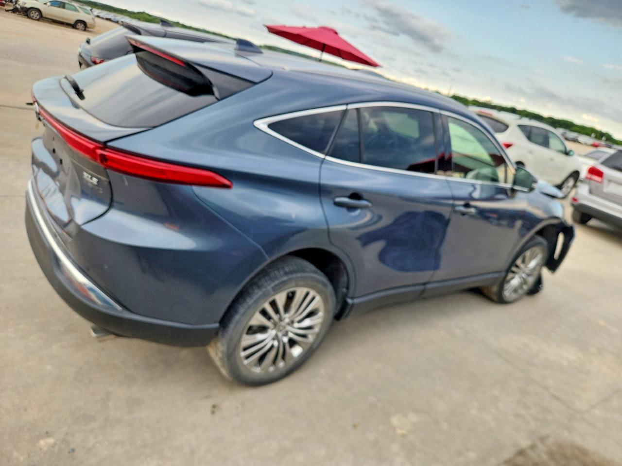 2021 Toyota Venza Xle - Фото 3