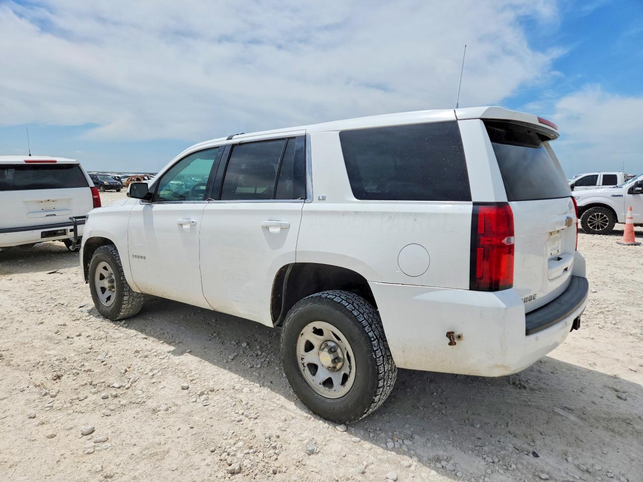 2015 Chevrolet Tahoe K1500 - Фото 2