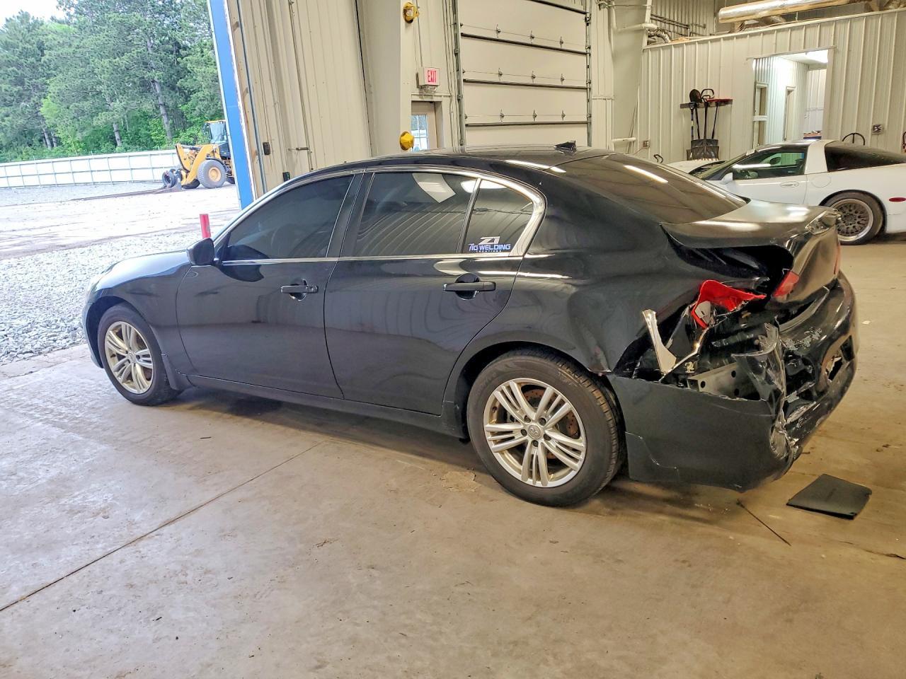 2013 Infiniti G37 Sedan X - Фото 2