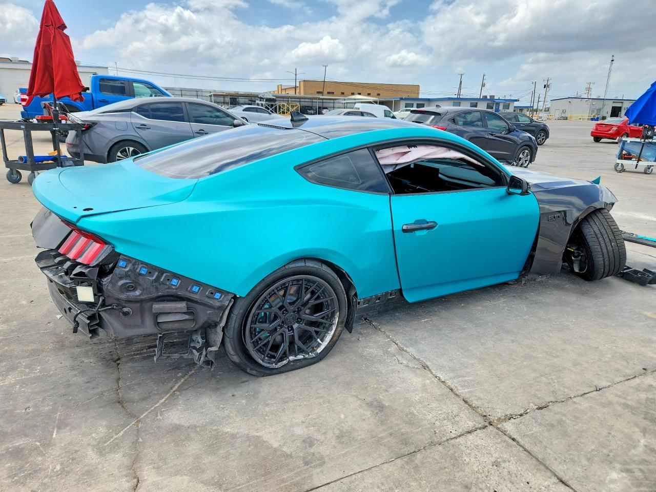 2024 Ford Mustang Gt - Фото 3
