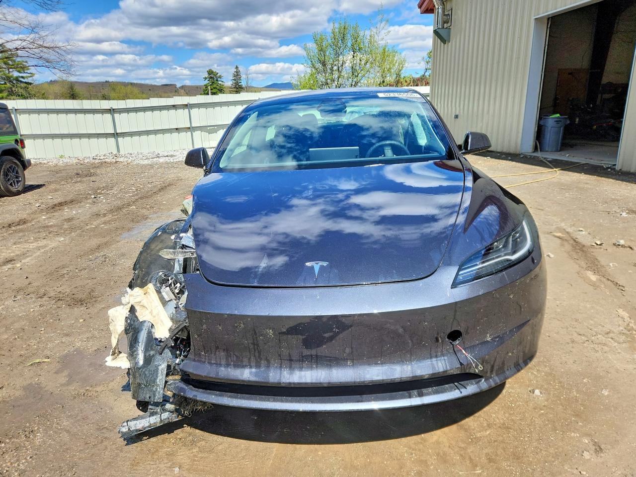 2025 Tesla Model 3 - Image 5