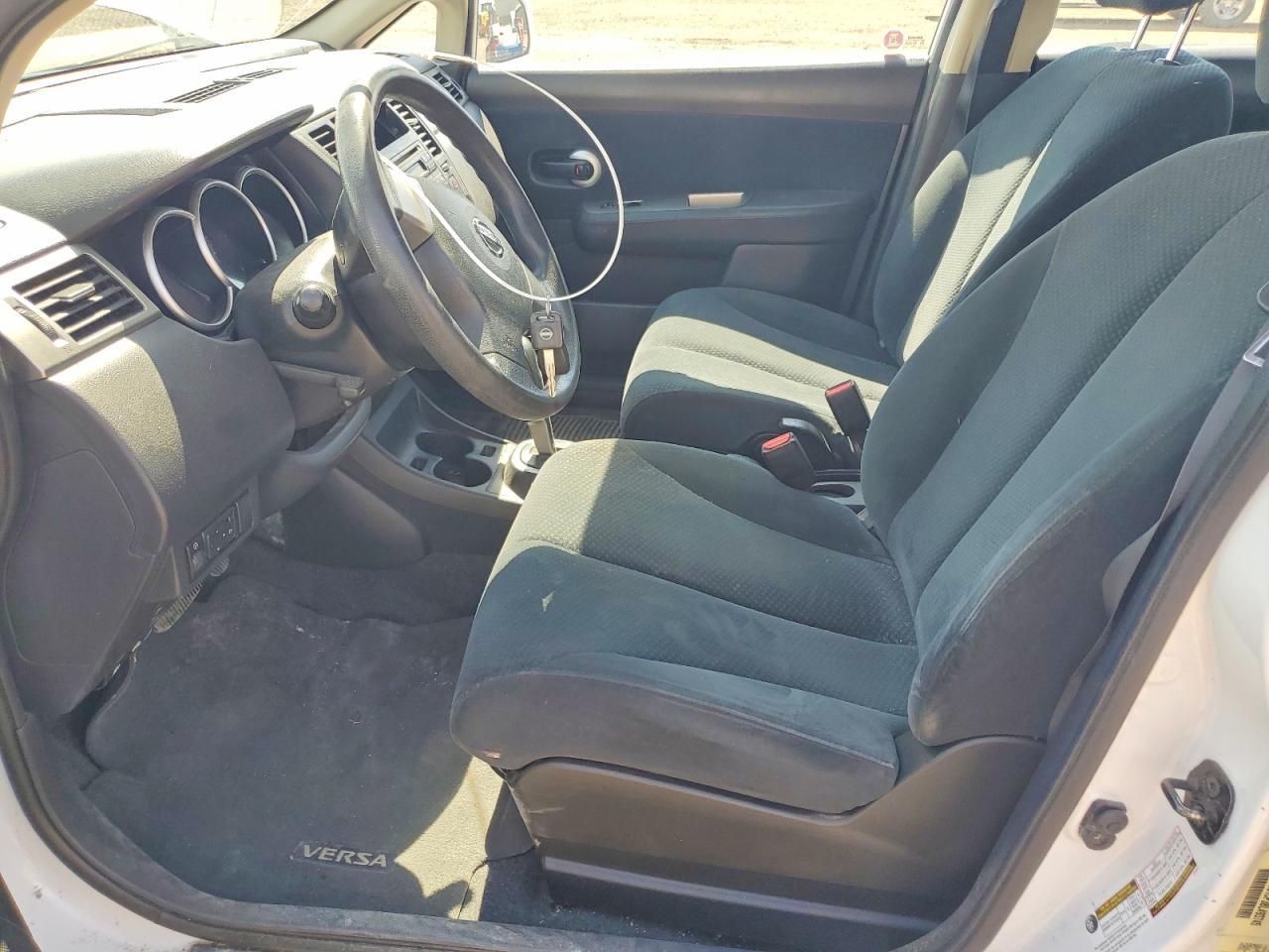 2011 Nissan Versa 1.8 S - Image 7