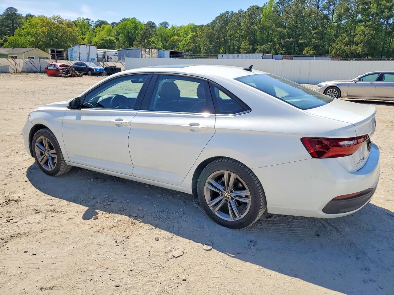 2022 Volkswagen Jetta Se - Image 2