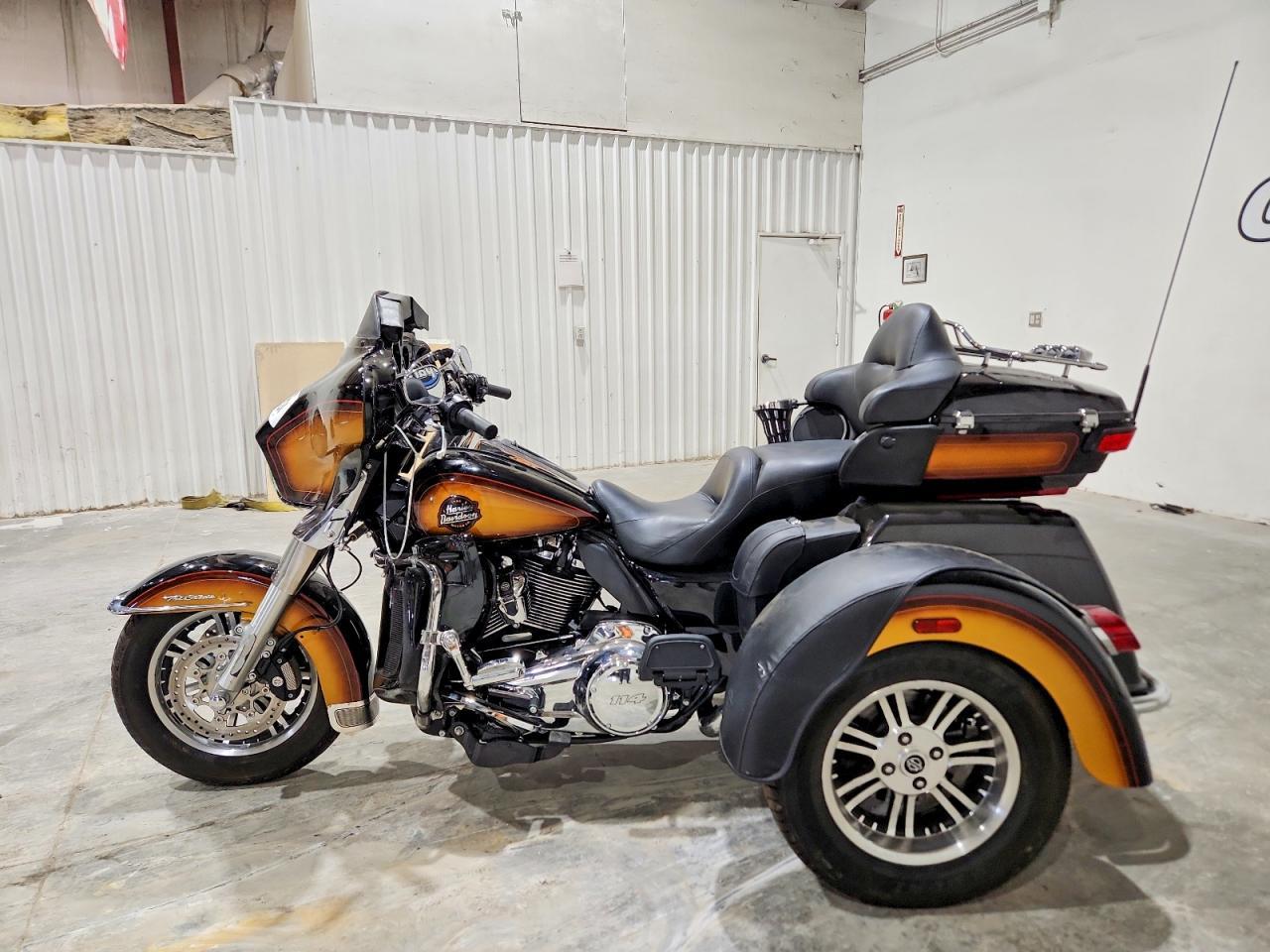 2024 Harley-Davidson Flhtcutg - Image 3
