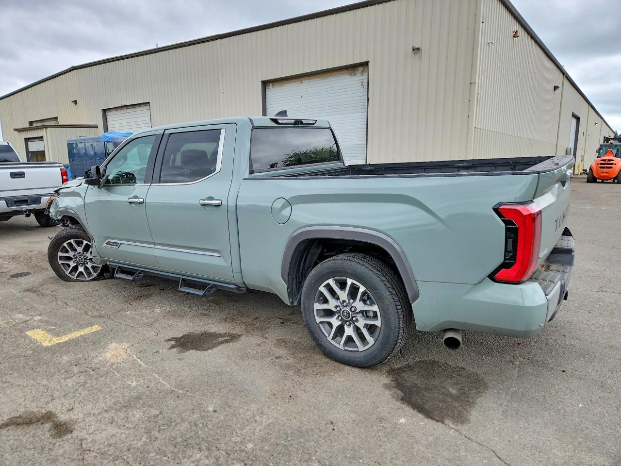2024 Toyota Tundra 1794 Edition Hv - Image 2