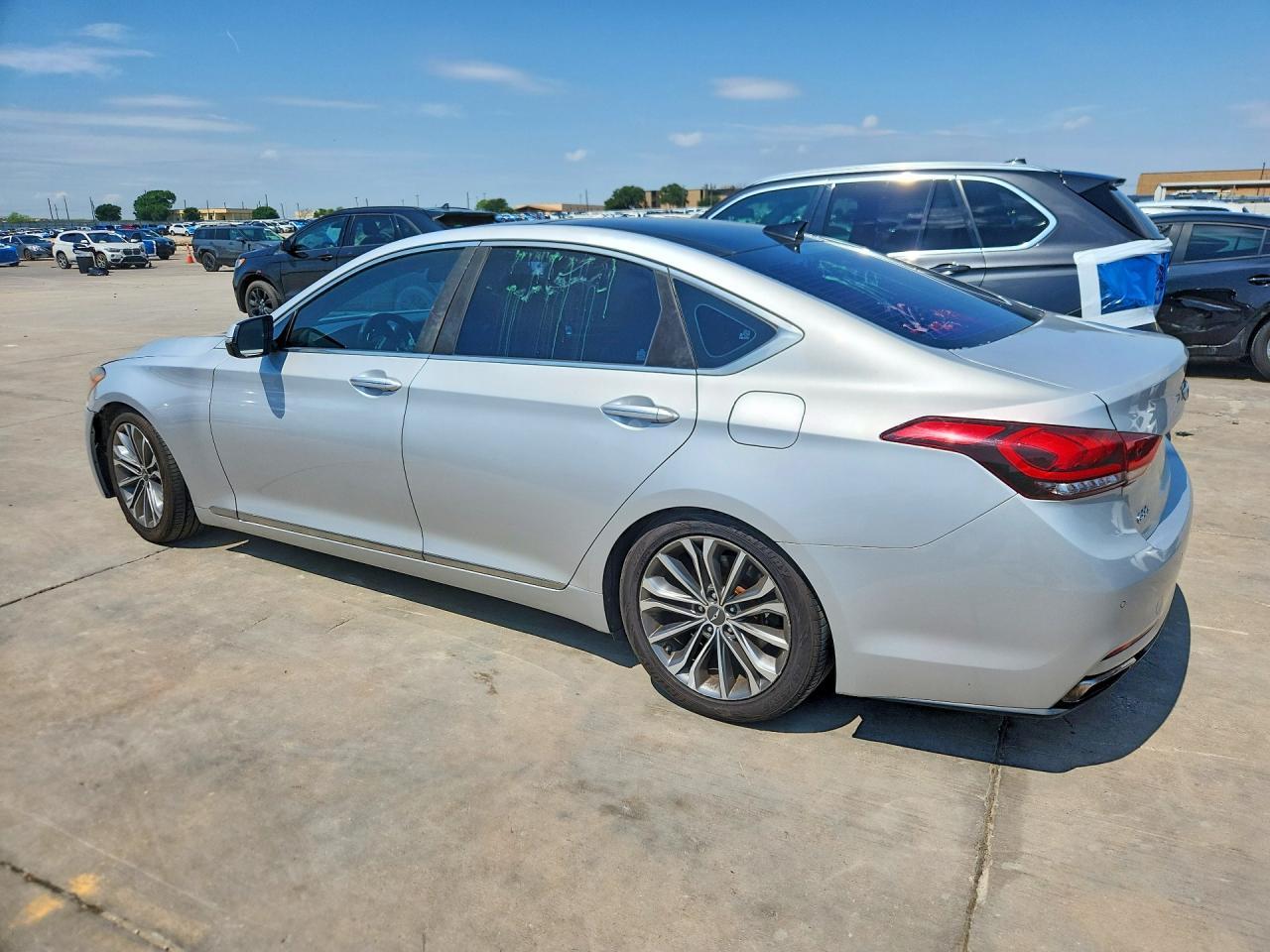 2016 Hyundai Genesis 3.8L - Фото 2
