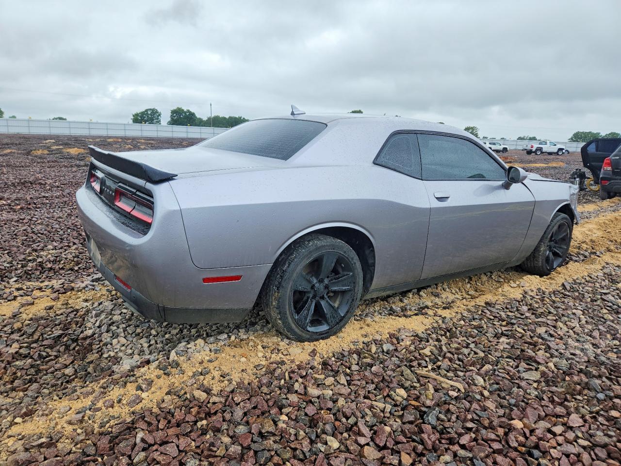 2016 Dodge Challenger Sxt - Image 3