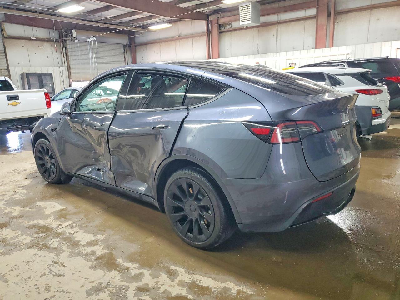 2023 Tesla Model Y - Фото 2