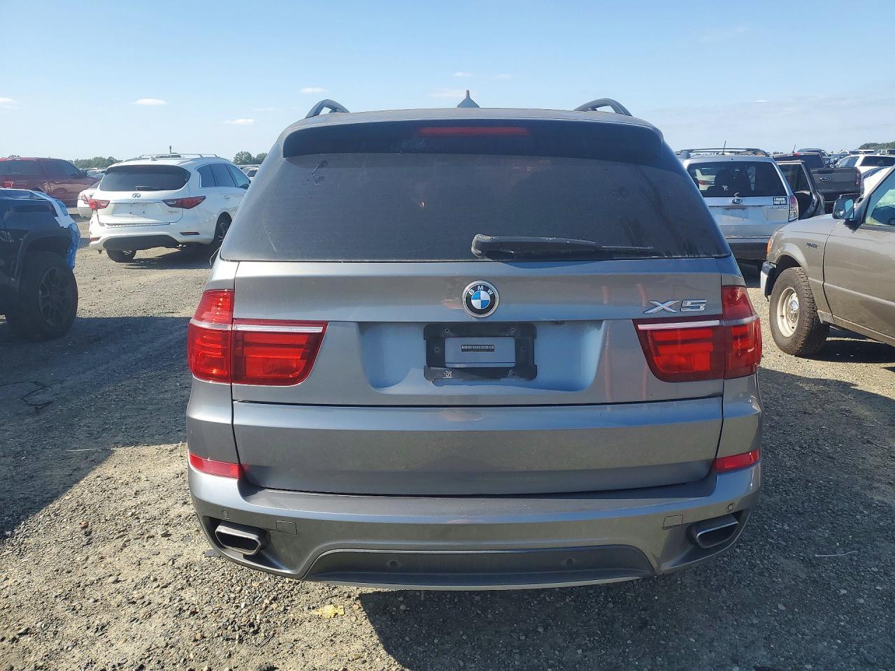 2011 BMW X5 xDrive50I - Фото 6