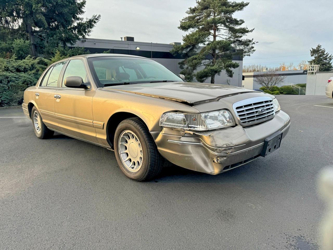 2001 Ford Crown Victoria Lx - Image 2