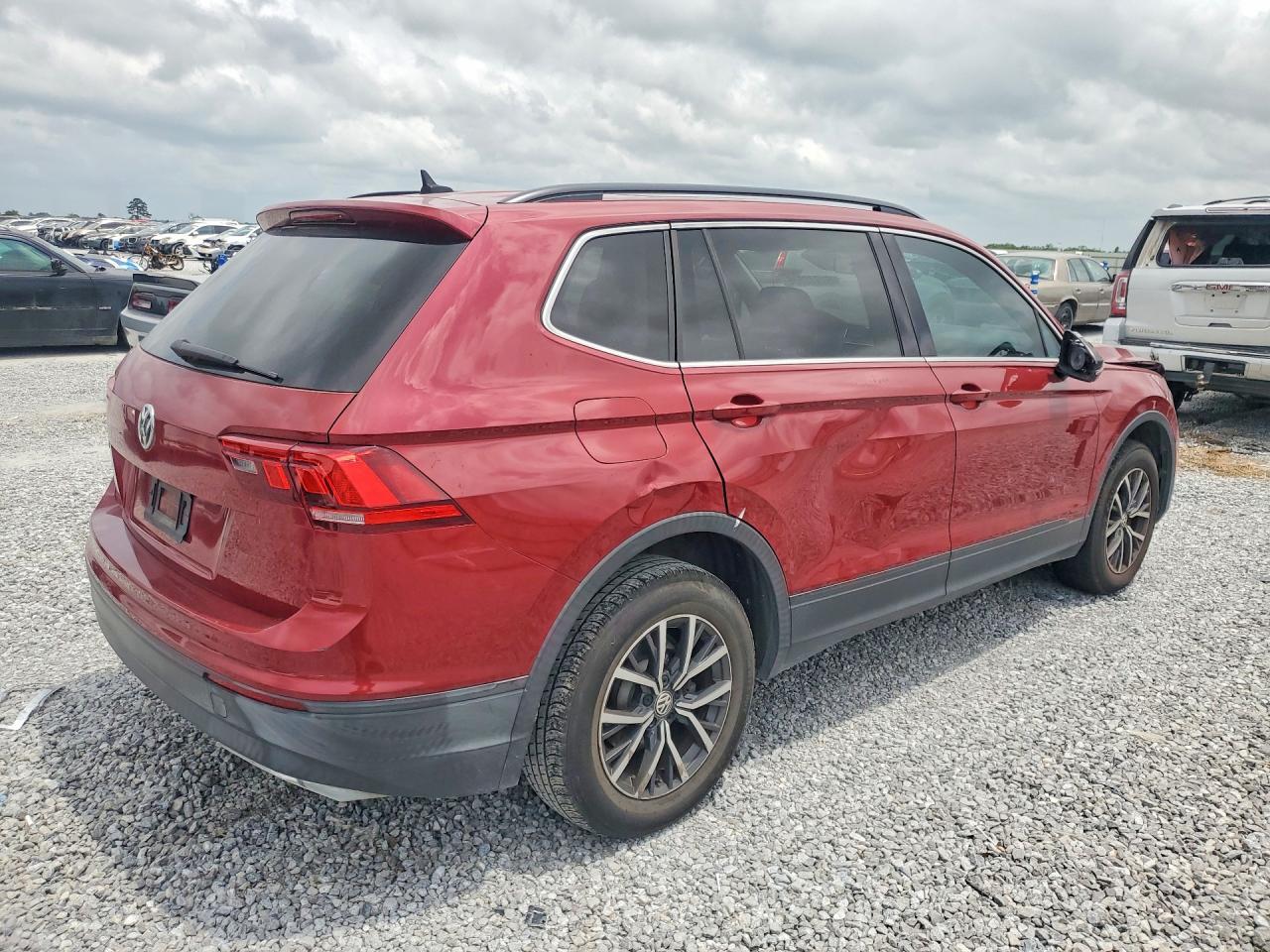 2019 Volkswagen Tiguan Se - Фото 3