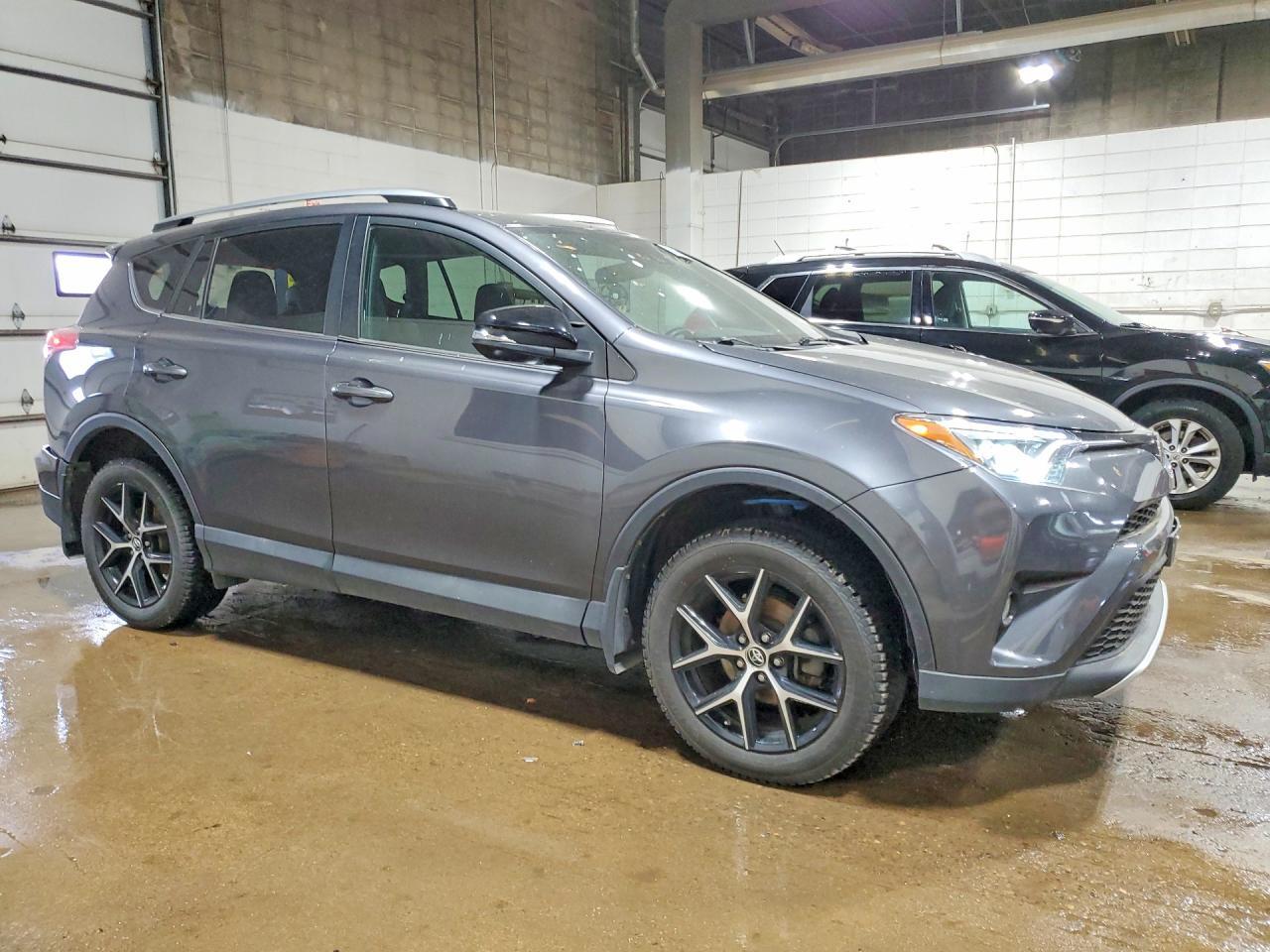 2017 Toyota Rav4 Se - Image 4