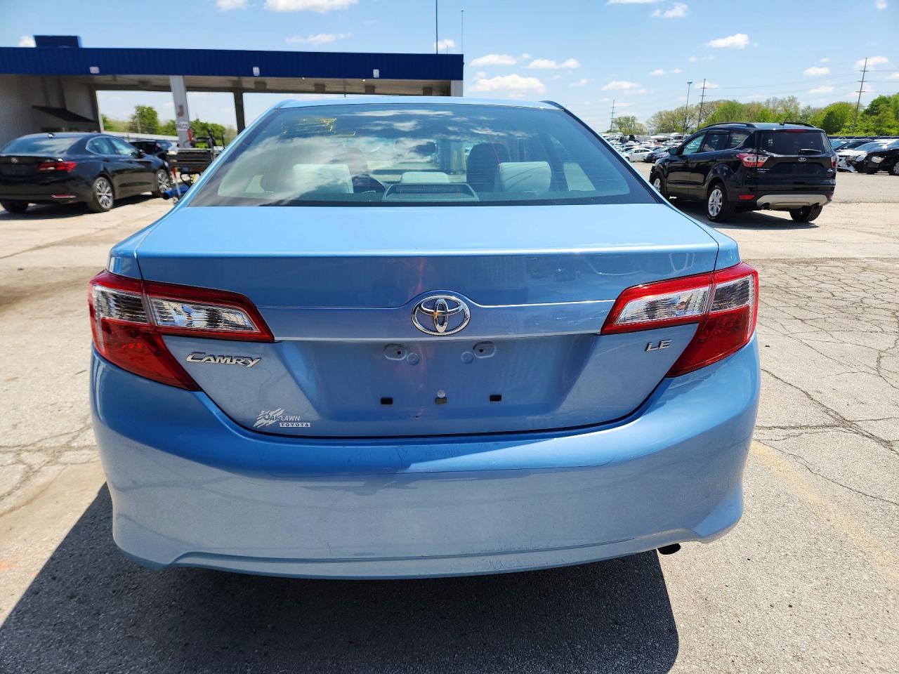 2012 Toyota Camry Le - Фото 6