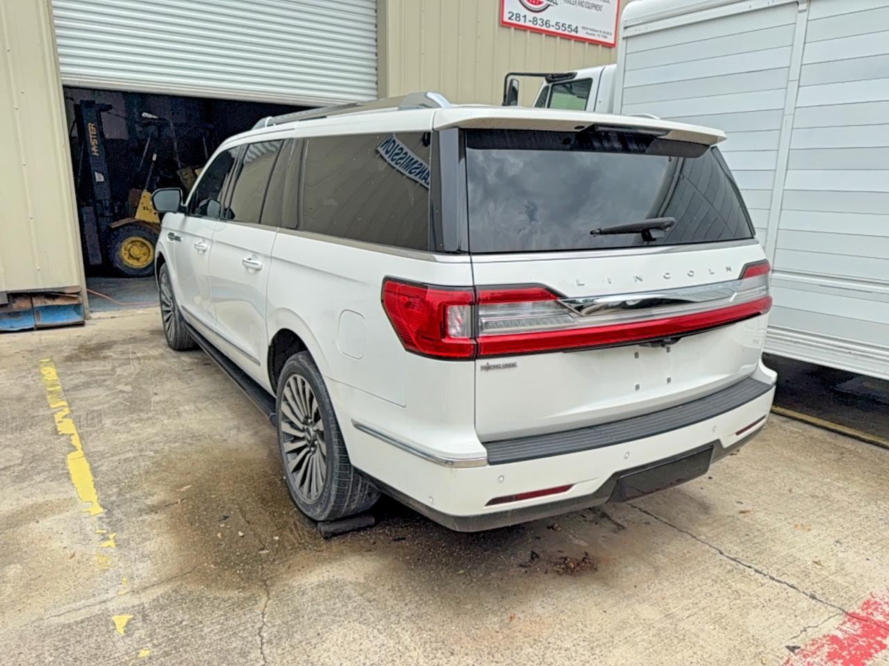 2020 Lincoln Navigator Reserve L - Image 3